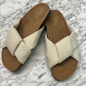 Aerie Cream Sandals